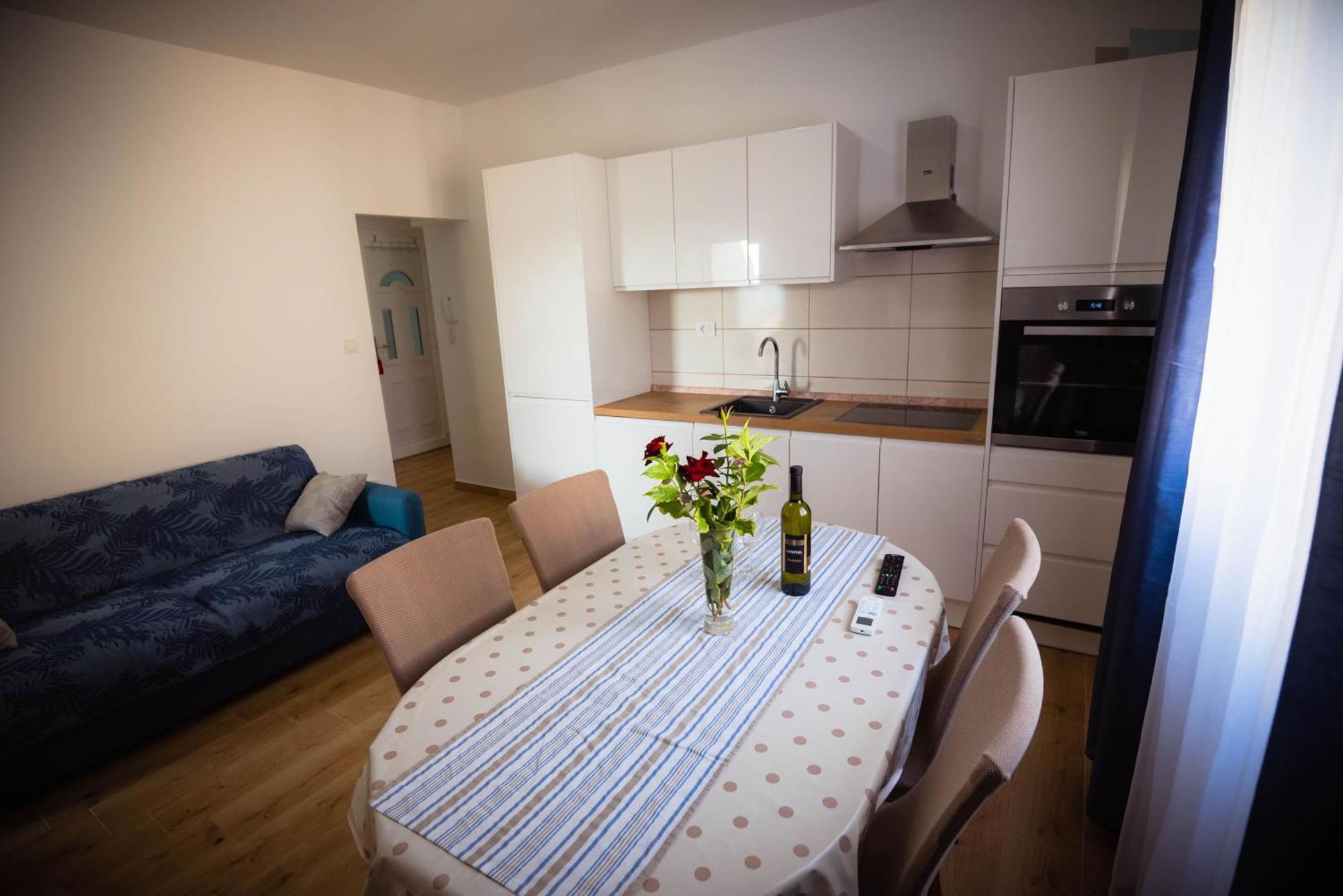 Apartmani Bare I Danica Grebaštica Rum bild