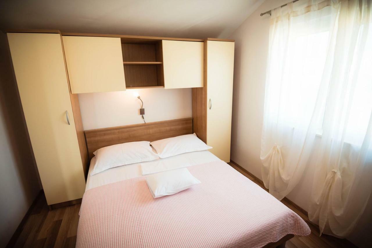 Apartmani Bare I Danica Grebaštica Exteriör bild